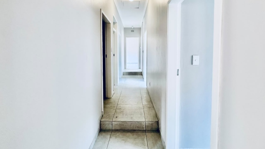 4 Bedroom Property for Sale in Geelhoutpark North West